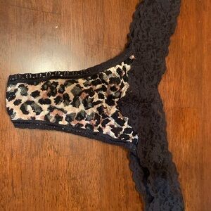 Victoria's Secret Leopard and Black Lace Panties one size, super sexy, new,notag